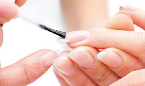 8 средств для укрепления и лечения ваших ногтей