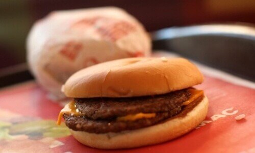 Гамбургер из МакДональдза: 5 лет спустя