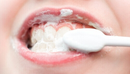 Домашние лечебные средства для отбеливания зубов