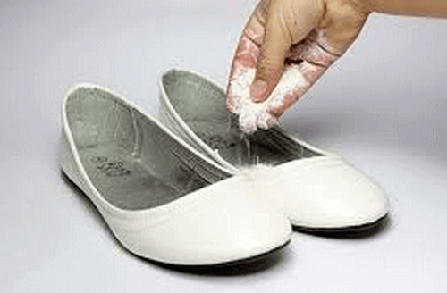 7 способов устранить неприятный запах обуви