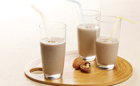 5 лучших растительных молочных напитков
